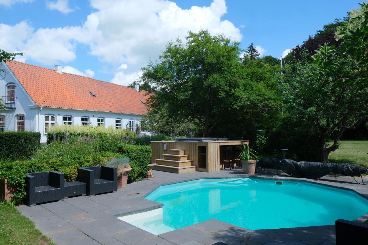 Idala Gard Hotel Trelleborg Bagian luar foto